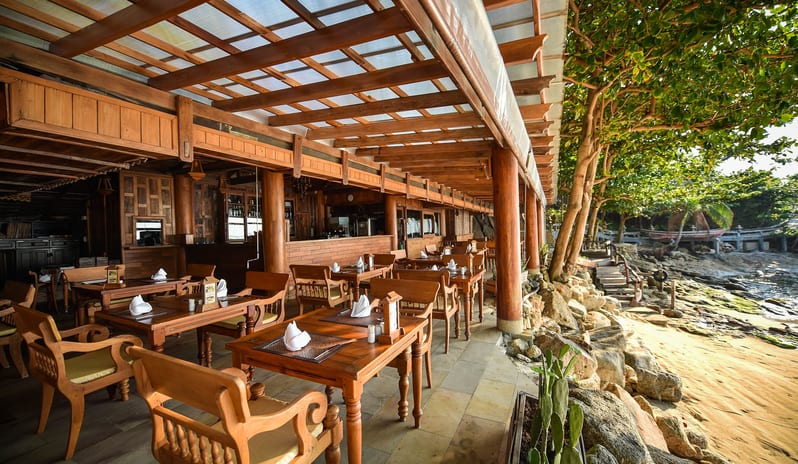 By the Sea Bar and Restaurant 3_792